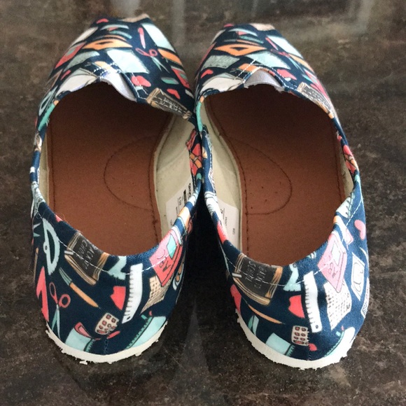 NWOT Groove Bags Slip On Shoes - Picture 4 of 5